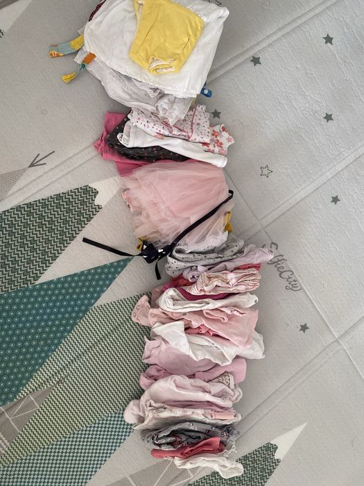 Віддам безкоштовно дитячі речі