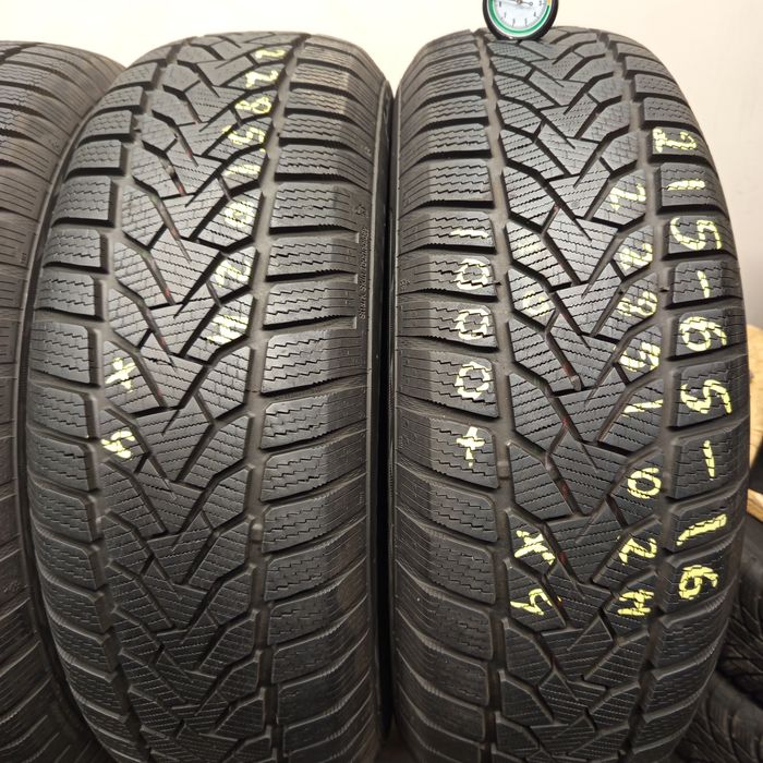 215/65R16 Uniroyal WinterExpert