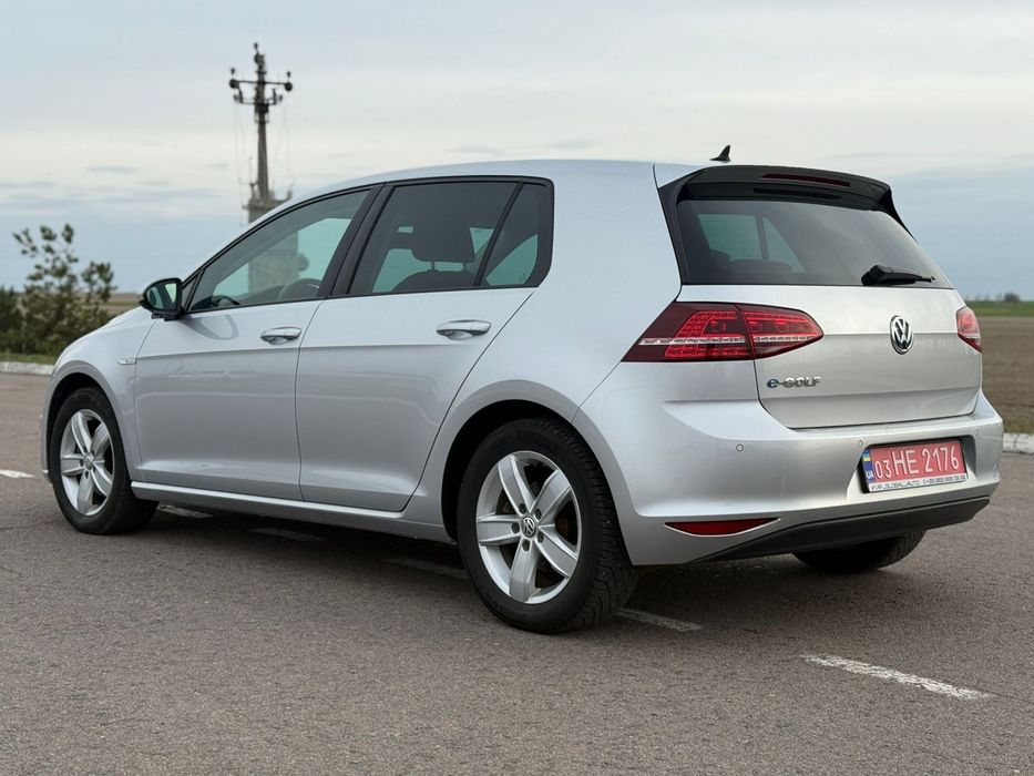 Volkswagen e-Golf 2015