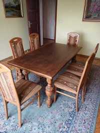 Rozkładany stół drewniany, rzeźbiony z krzesłami