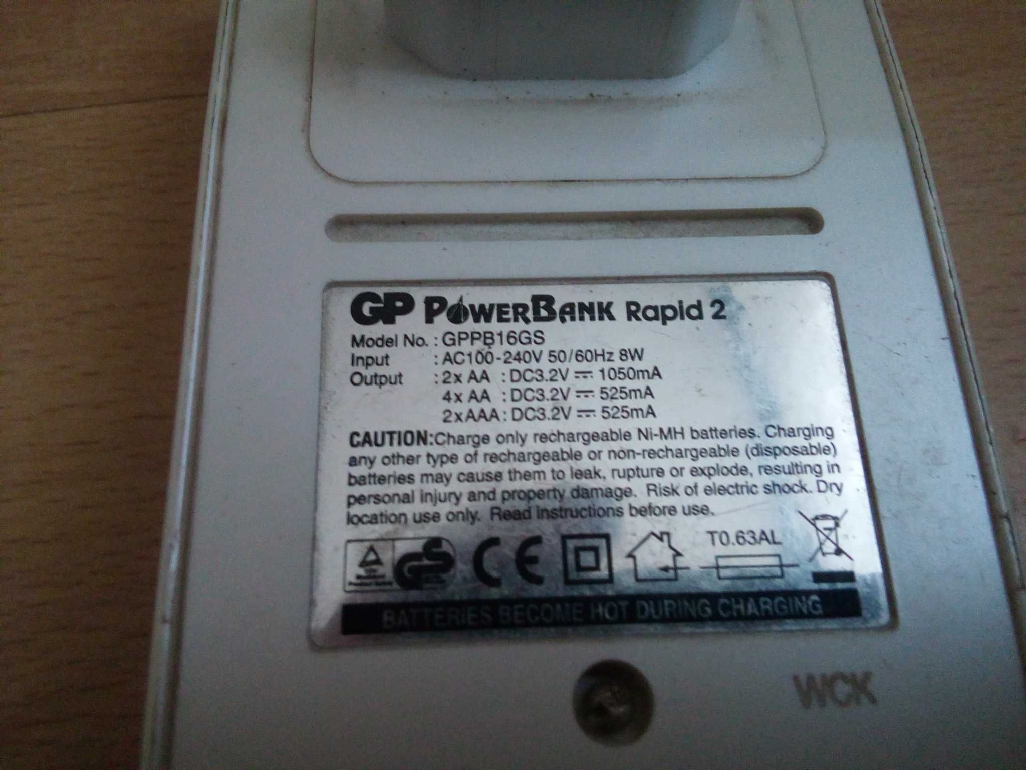 Ładowarka GP baterii akumulatorków Rapid 2 AA AAA