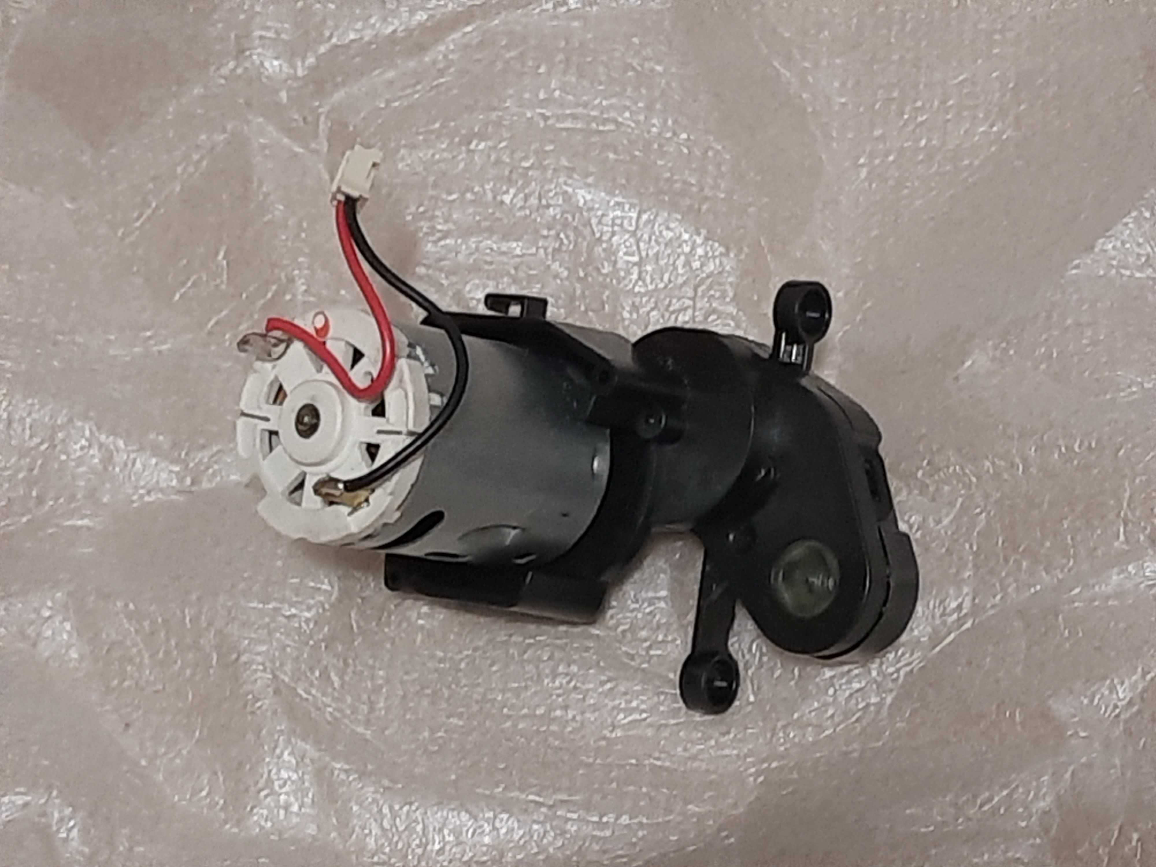Silnik szczotki głównej do IRobot Roomba Combo R1138