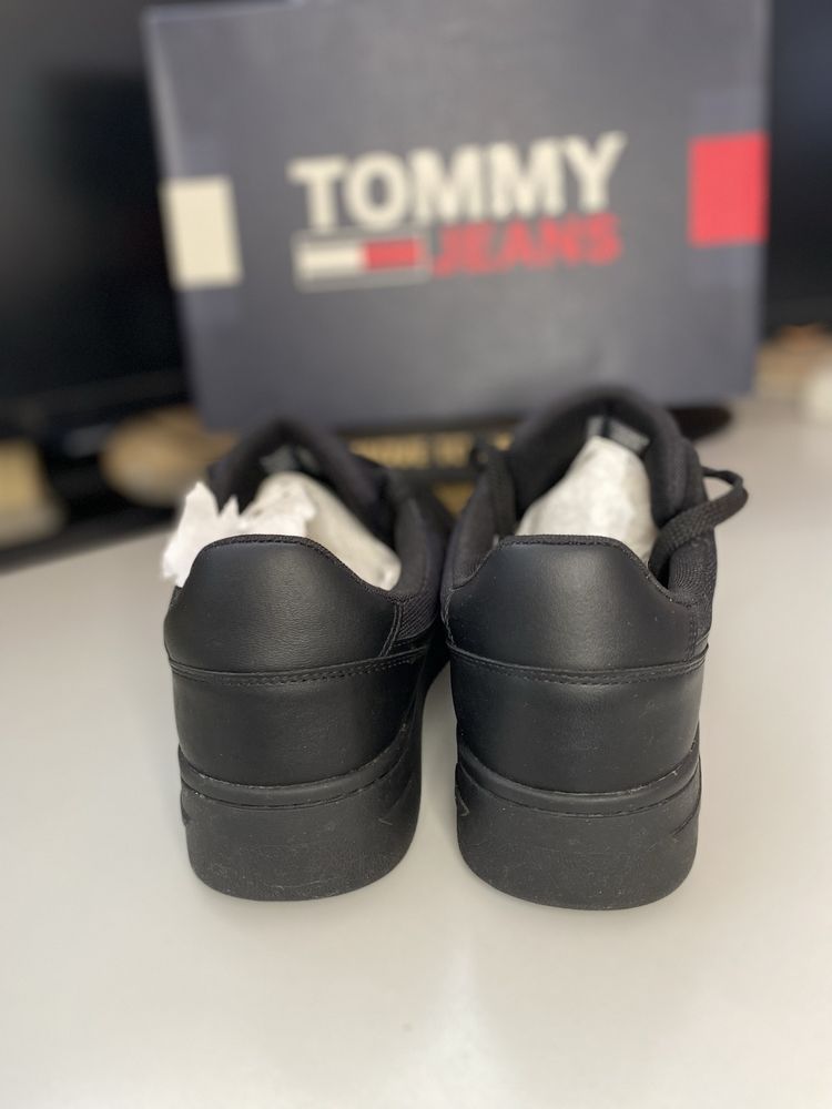 Кросівки чоловічі Tommy Hilfiger BASKET 28,5см