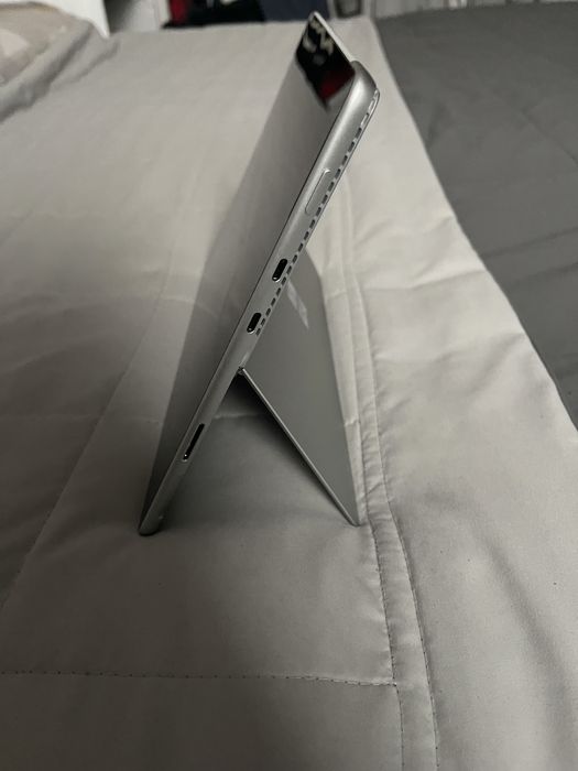 Продається новий планшет Microsoft Surface Pro 8