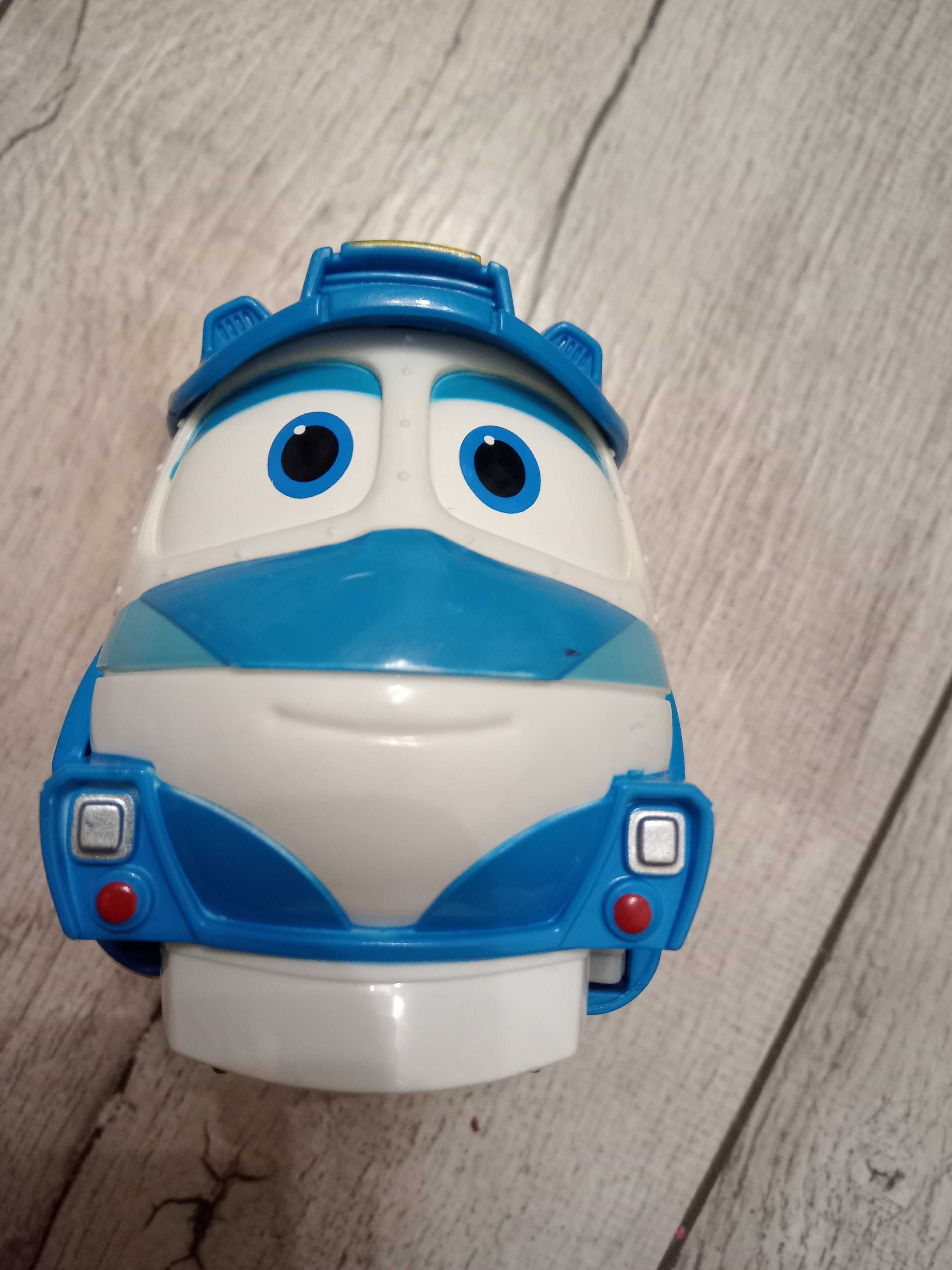 Super wings transformujacy