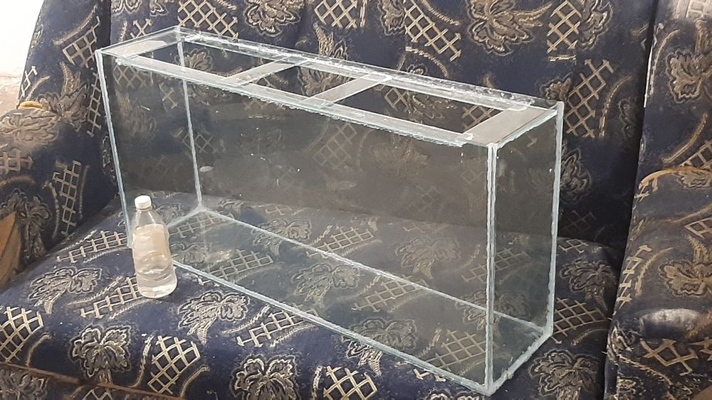 Аквариум большого размера. Принадлежности.