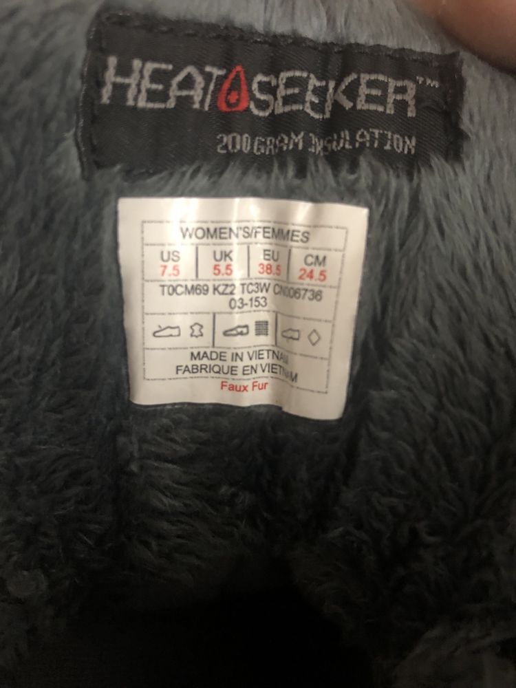Продам ботинки