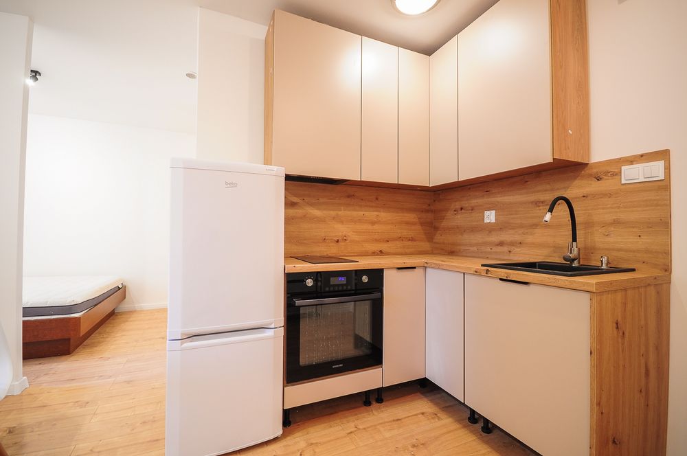 ŚWIĘTOSZÓW Mieszkanie na Wynajem Niskie Opłaty Parter Osobna Sypialnia