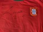 Camisola da seleccao naciona assinada pelo Eusébio