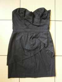 Mała czarna krótka sukienka