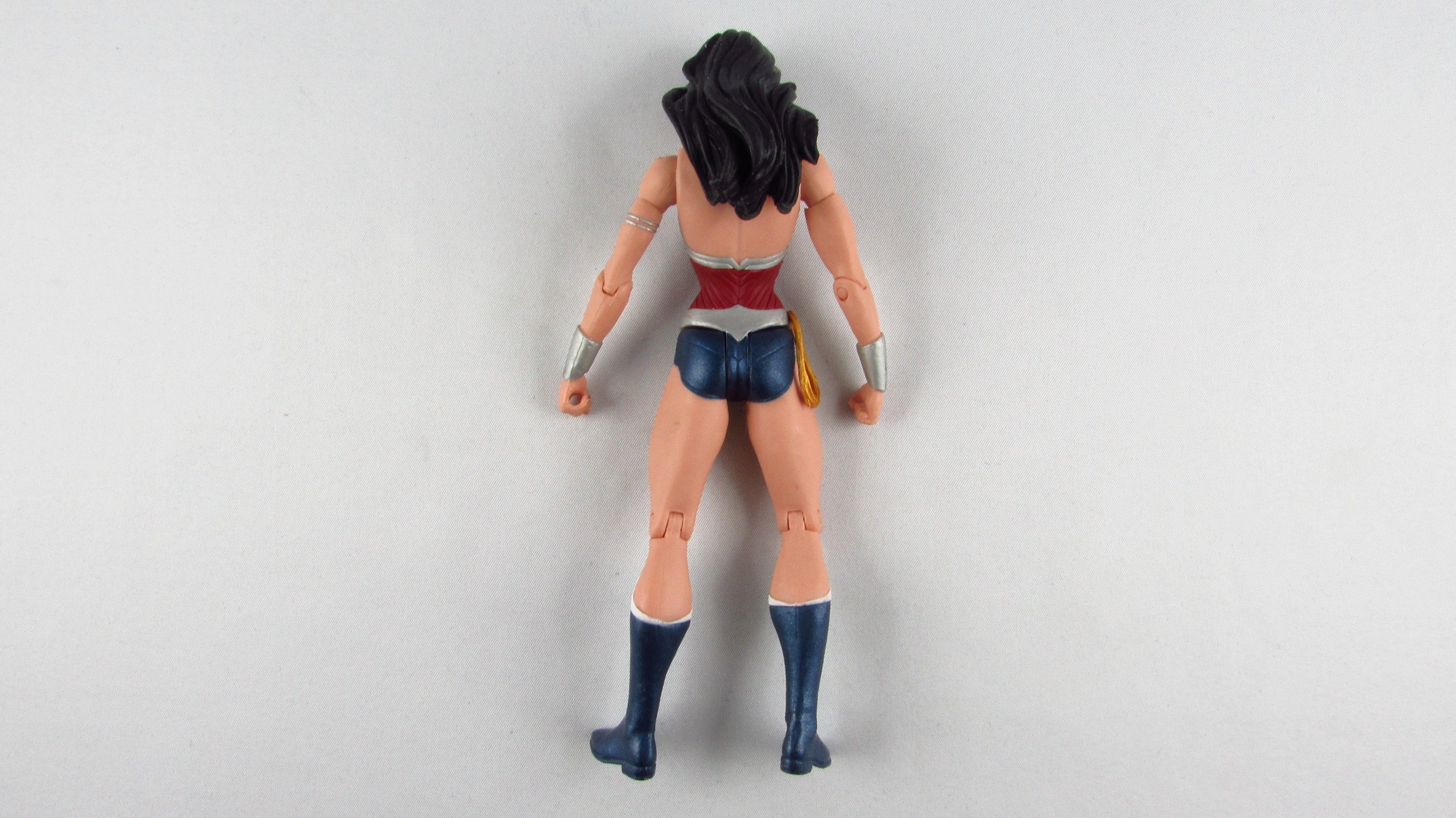 DC COMICS - Essentials DC Collectibles - Figurka Wonder Woman