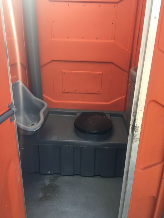 Toaleta przenośna, WC, kabina