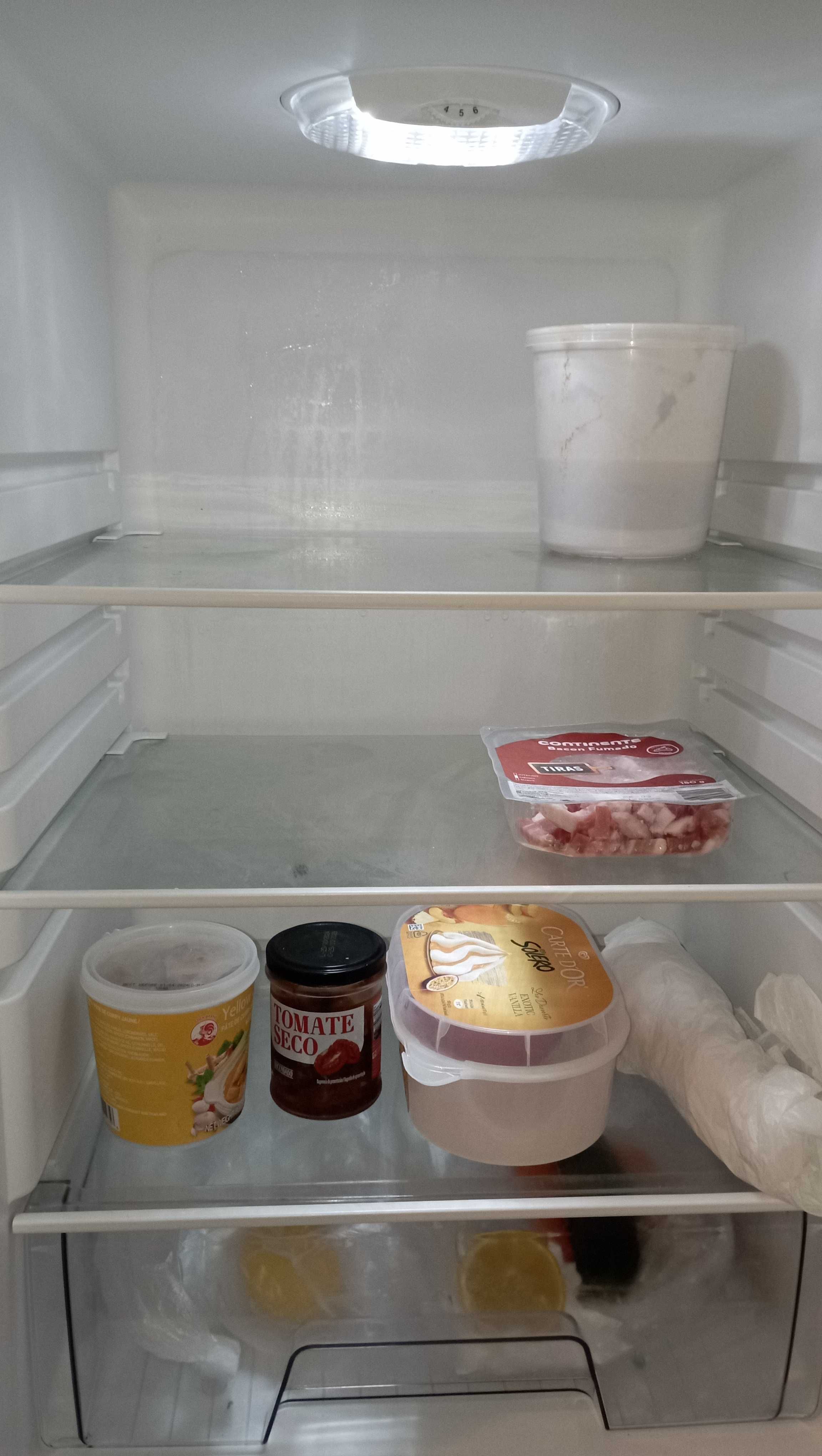 Frigorifico combinado, excelente estado, funciona na perfeição!