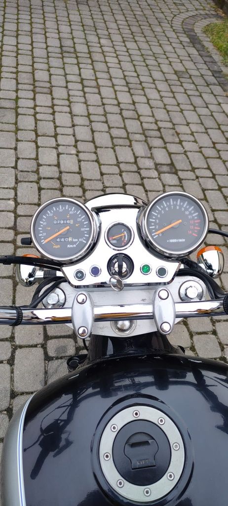 Motocykl Junak Millenium 250