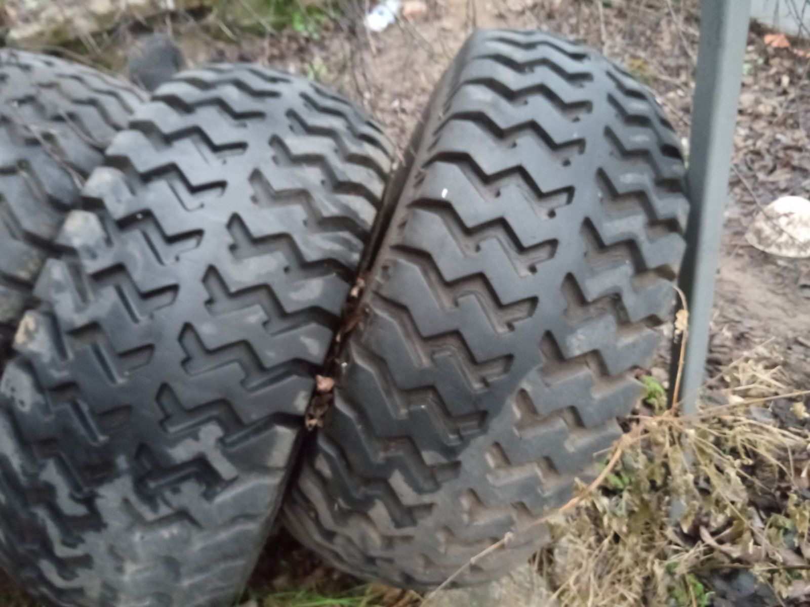 Продам колеса на причеп т-150