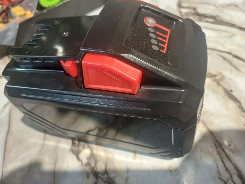 Аккумулятор Milwaukee M18 15Ah