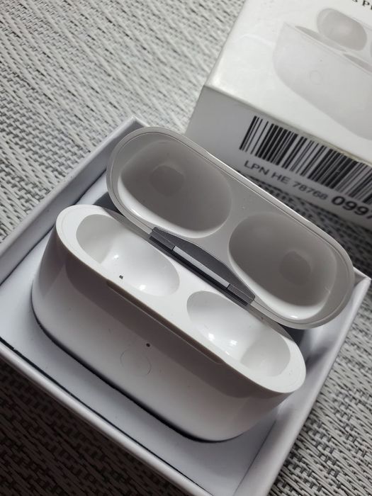 Зарядний кейс для AirPods Pro 1/2 — універсальний чохол-зарядка