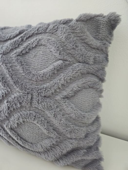 Almofada cinzenta