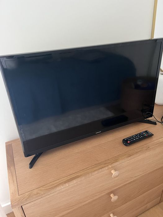 Televisor Samsung UE32J4000AW 81,3 Cm (32") Hd Preto
