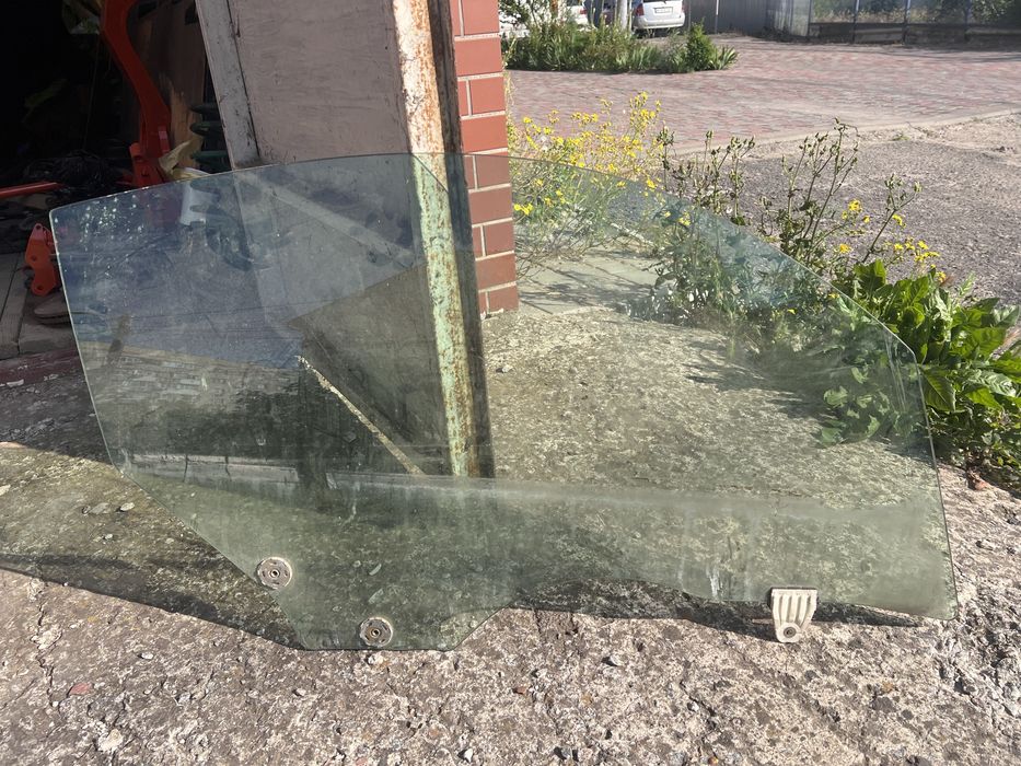 350z стекло водительское, пассажирское