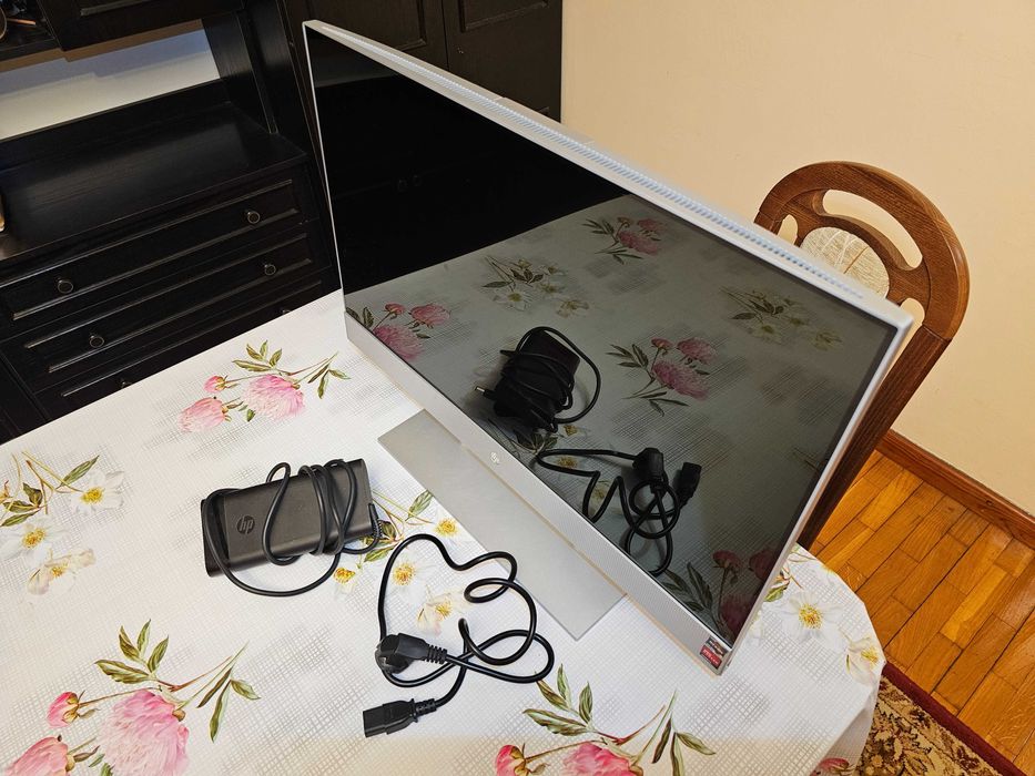 Komputer HP All-in-One PC = dotykowy ekran 27 cali