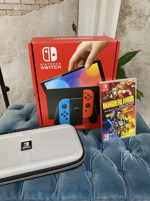 Konsol nintendo switch OLED czerwono niebieska