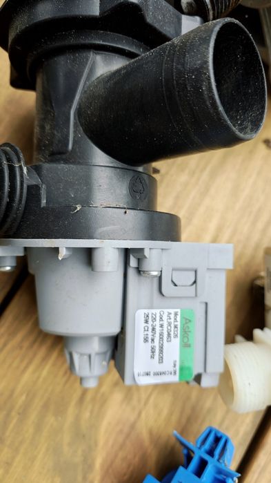 Części pralko-suszarka Hotpoint AQD1071D 69 EU/B - F085835.

AQD107