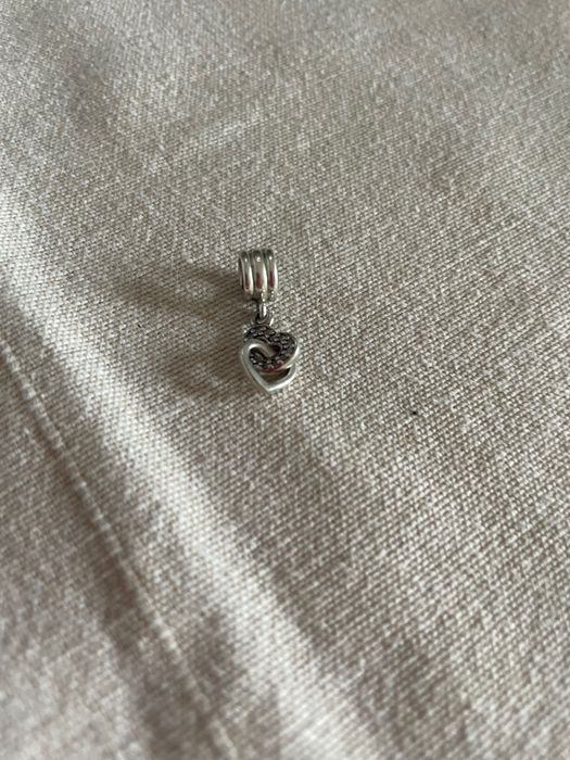 Bransoletka Pandora srebrna z 3 charmsami