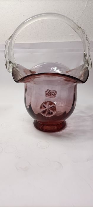 Piękny stary szklany koszyczek dekoracyjny design z czasów PRL