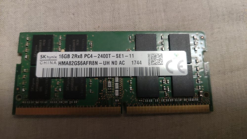Оперативная память SK Hynix 16 Gb 2400 Mhz HMA82GS6AFR8N-UH