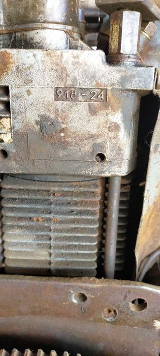 Motor Ruggerini de modelo RD 200 de dois cilindro