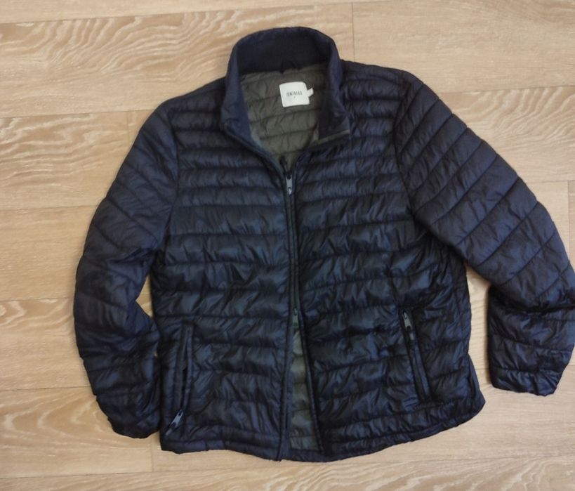 Мужская черная  куртка