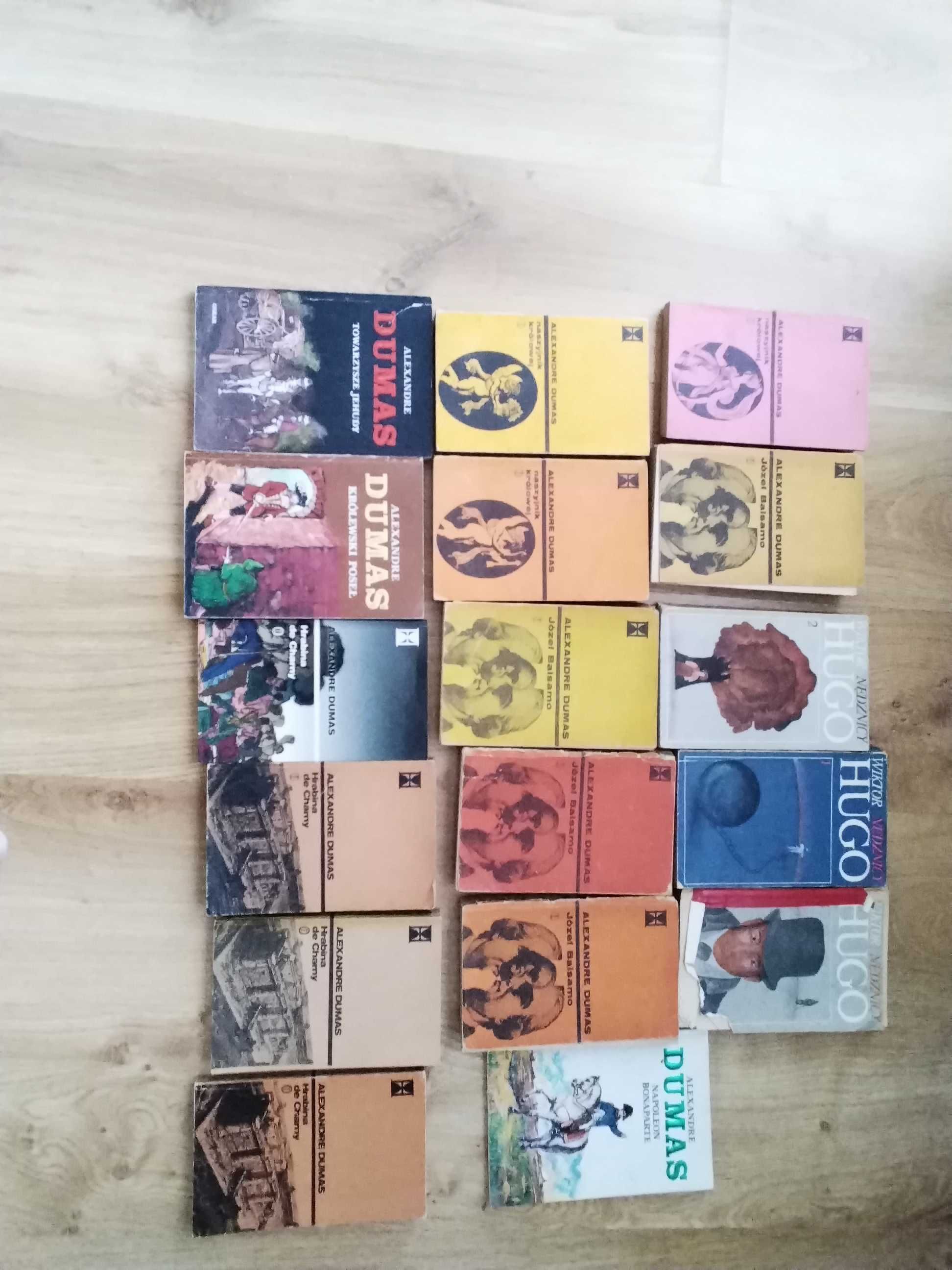 kolekcja książek Aleksandra Dumas