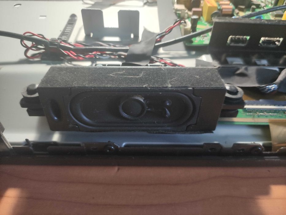 Телевизор KIVI 32HK20G под разборку