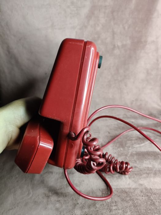 Stary telefon stacjonarny Tulipan 151