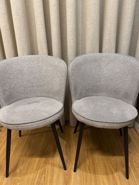 8 Cadeiras almofadadas | 40€/cada