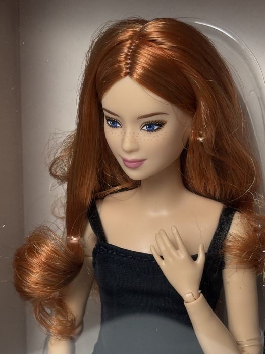 Барбі Колекційна лялька Barbie Basics Model 04 з рудим волоссям