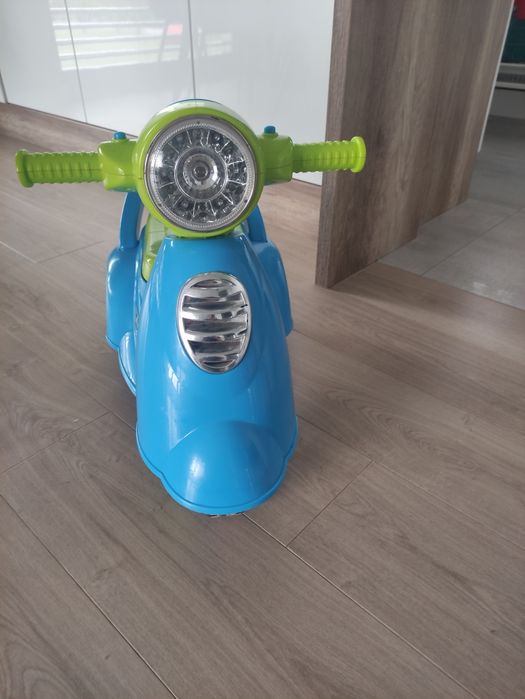 Jeździk odpychacz motor