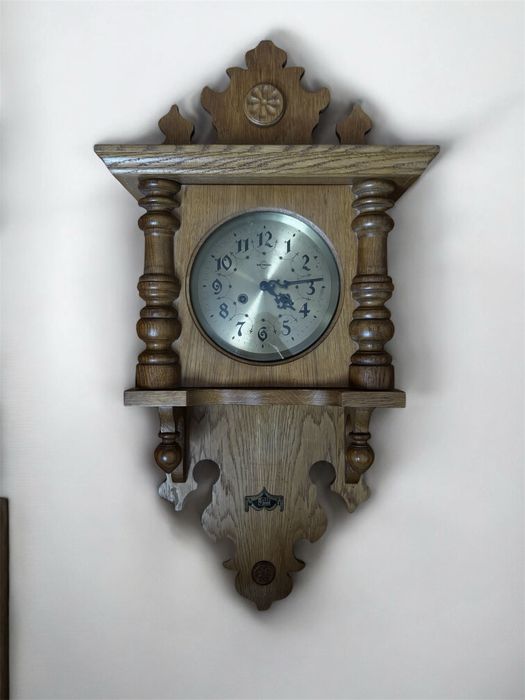 Zegar ścienny, Stary zegar nakręcany METRON