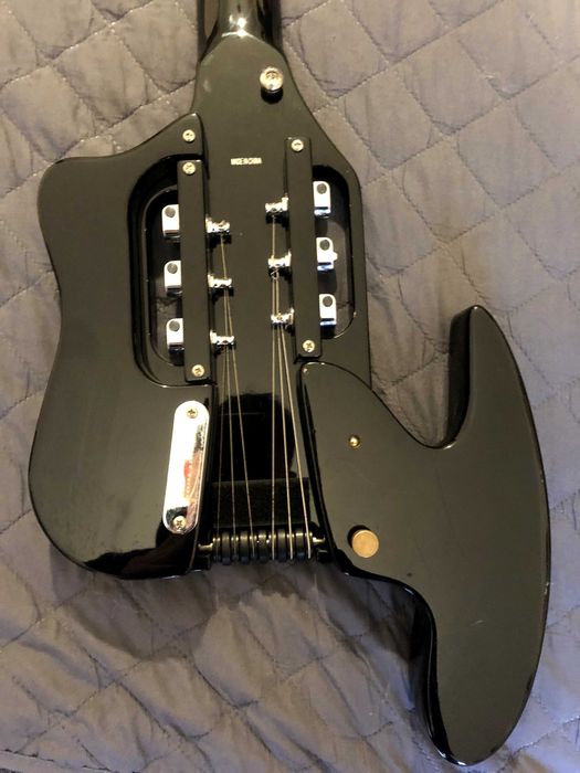 Traveler Guitar Speedster Standard Gloss Black
