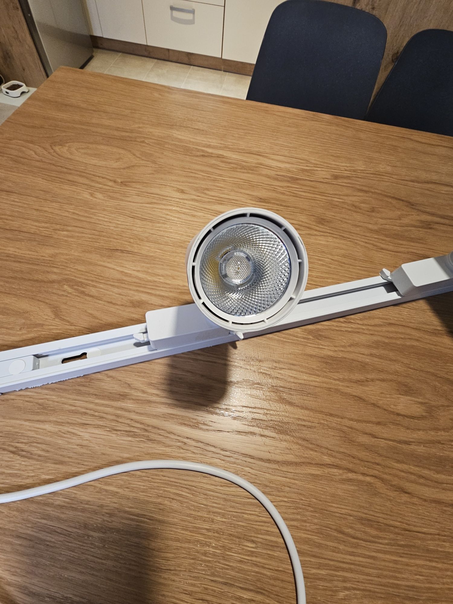 Lampa listwa 3 regulowane reflektory 100cm.