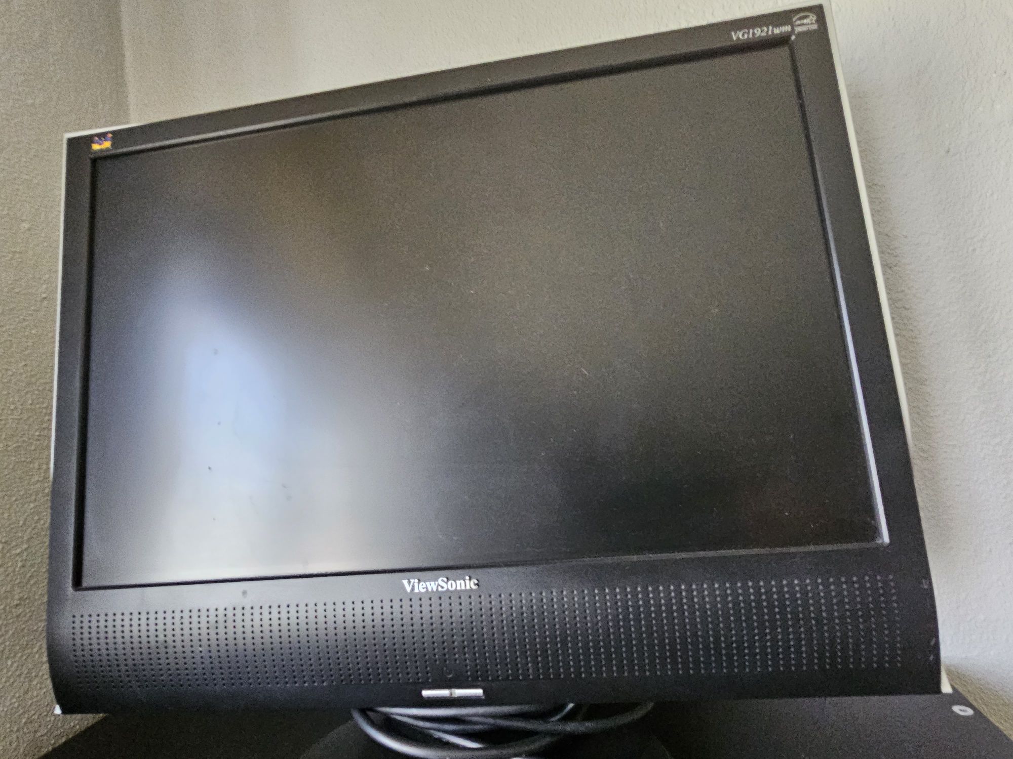 Monitor LCD 19" ViewSonic VG1921wm