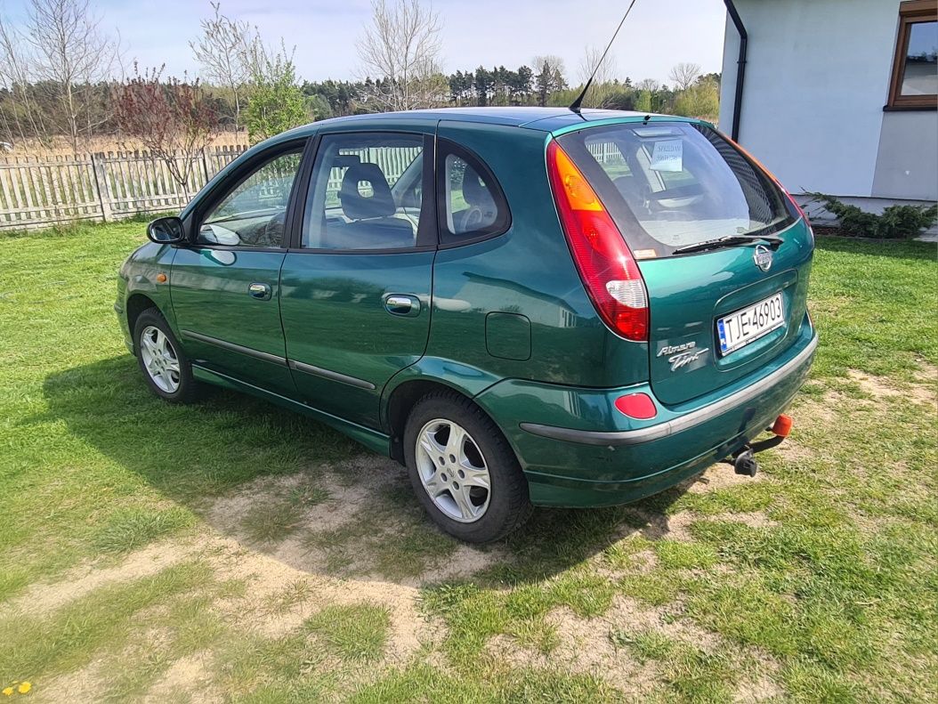 Nissan Almera Tino 1.8 b