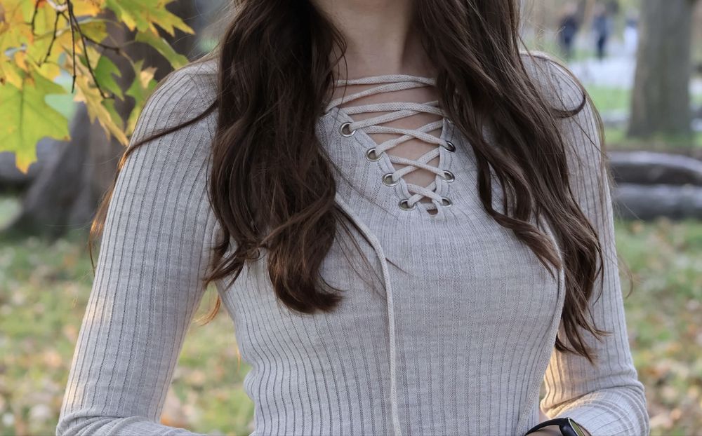 Sukienka sweterkowa bezowa