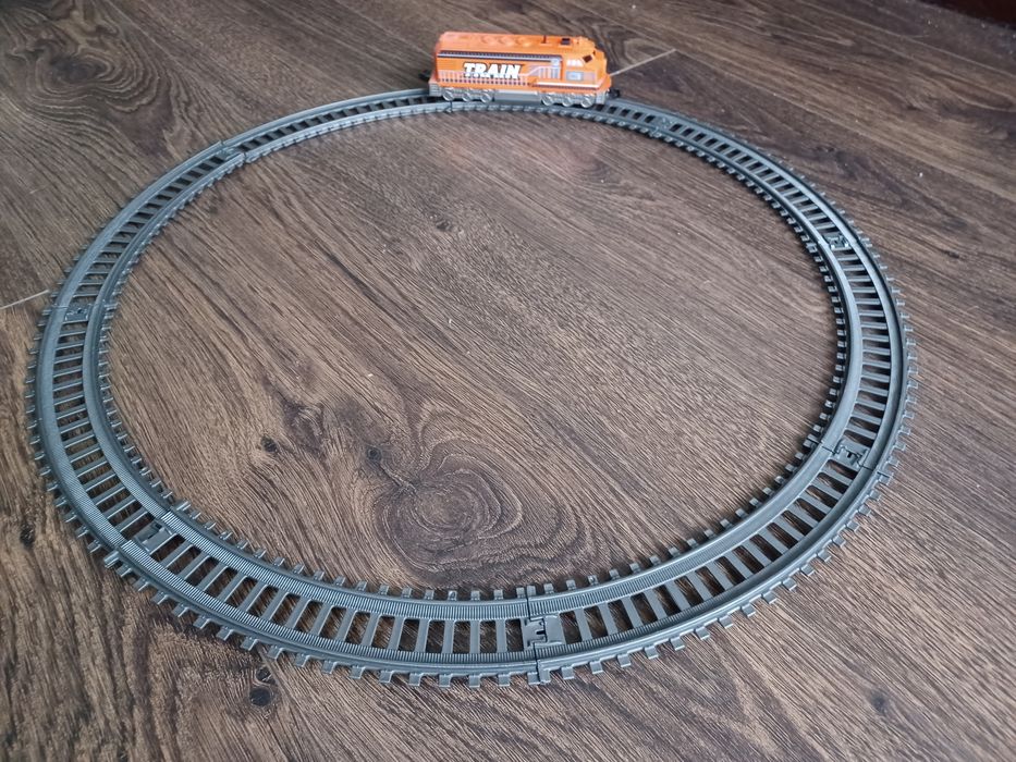 Lokomotywa z torami - pociąg