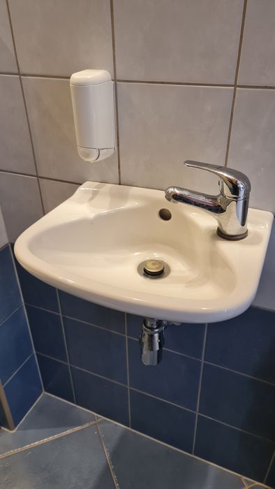 Umywalka Koło z baterią
