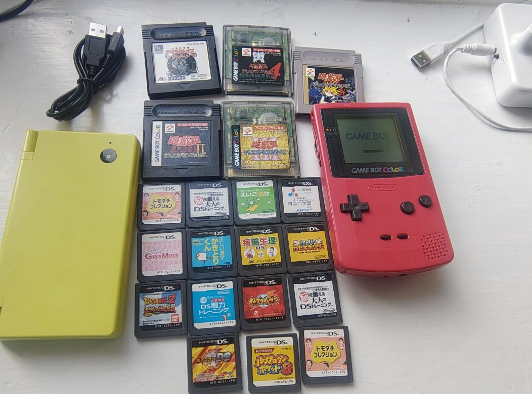 Ретро игры Nintendo  game boy color, dsi