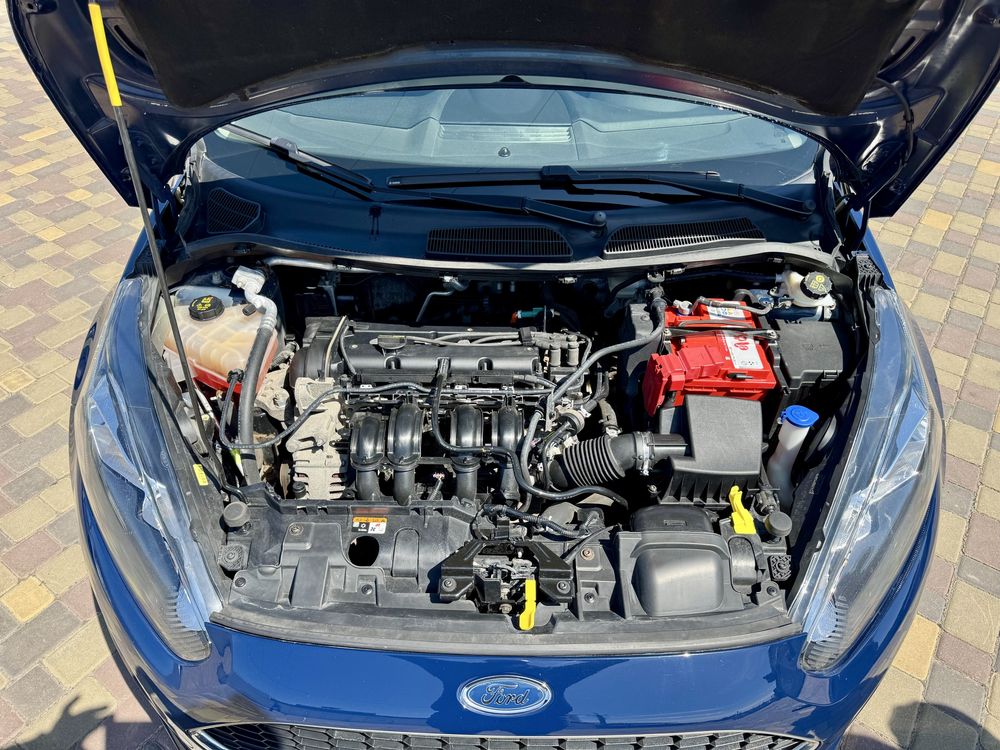 Продам автомобиль Ford Fiesta 2016