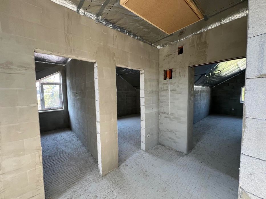 Продаж будинку - передмістя   Львова с. Зимна Вода 185 м2. Діл 8 сот.