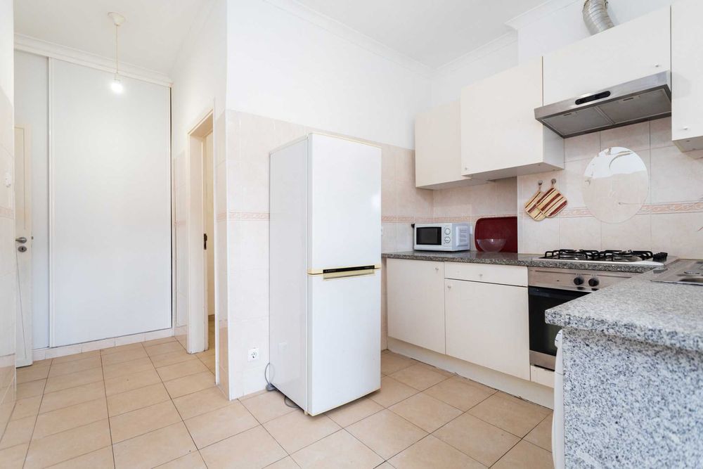 Arrenda-se apartamento T3 mobilado no Bairro Norton de Matos